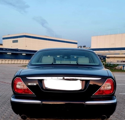 Jaguar XJ cena 54900 przebieg: 220000, rok produkcji 2003 z Poznań małe 407